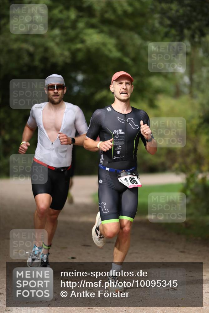 30.08.2026 - Elbe Triathlon Hamburg Antke Förster http://msf.ph/oto/10095345 30.08.2026 09:55:54 Laufen 186 meine-sportfotos.de