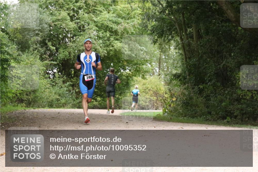 30.08.2026 - Elbe Triathlon Hamburg Antke Förster http://msf.ph/oto/10095352 30.08.2026 10:04:40 Laufen 288 meine-sportfotos.de