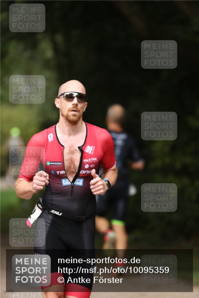 30.08.2026 - Elbe Triathlon Hamburg Antke Förster http://msf.ph/oto/10095359 30.08.2026 09:56:10 Laufen  meine-sportfotos.de
