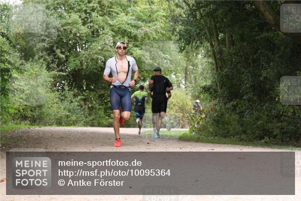 30.08.2026 - Elbe Triathlon Hamburg Antke Förster http://msf.ph/oto/10095364 30.08.2026 10:05:02 Laufen  meine-sportfotos.de