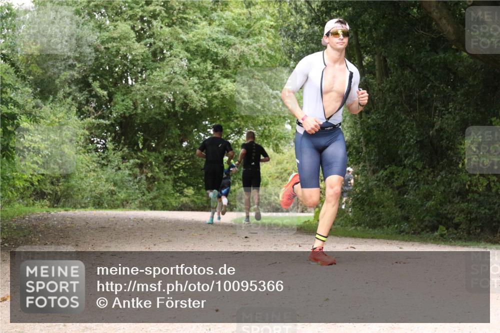 30.08.2026 - Elbe Triathlon Hamburg Antke Förster http://msf.ph/oto/10095366 30.08.2026 10:05:03 Laufen  meine-sportfotos.de