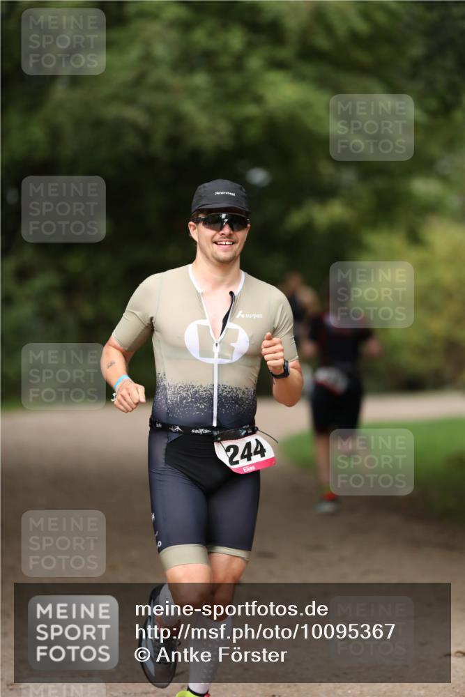 30.08.2026 - Elbe Triathlon Hamburg Antke Förster http://msf.ph/oto/10095367 30.08.2026 09:56:30 Laufen 244 meine-sportfotos.de