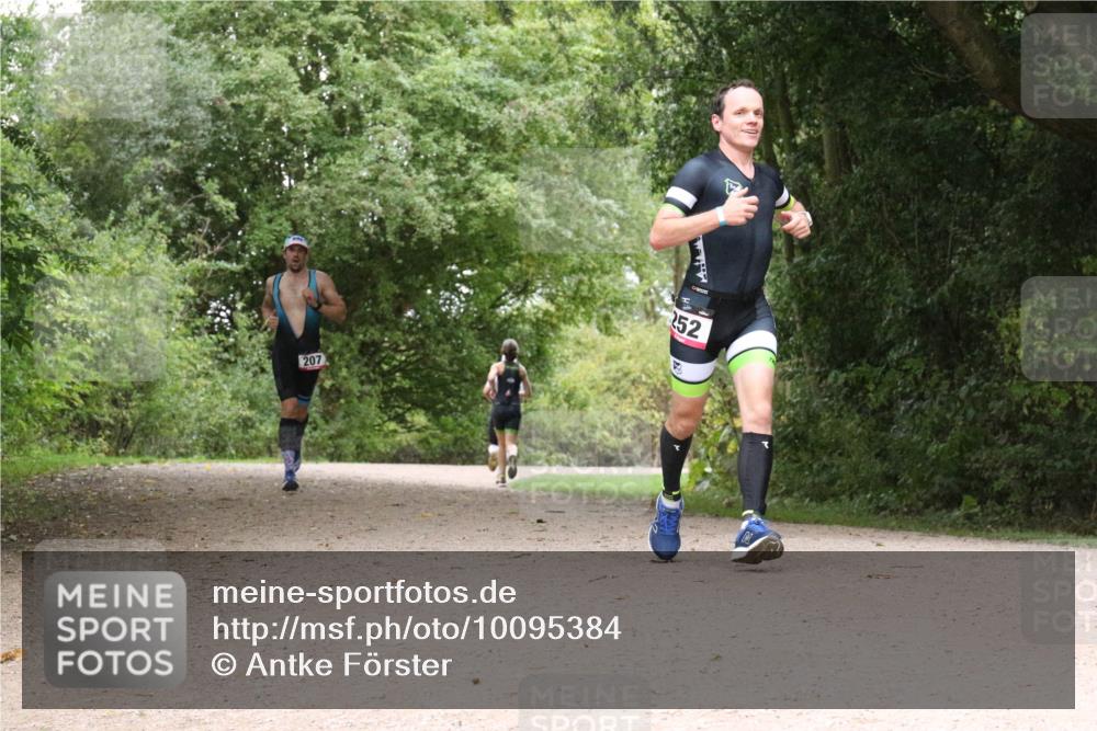 30.08.2026 - Elbe Triathlon Hamburg Antke Förster http://msf.ph/oto/10095384 30.08.2026 10:05:22 Laufen 207, 252 meine-sportfotos.de