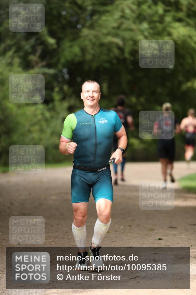 30.08.2026 - Elbe Triathlon Hamburg Antke Förster http://msf.ph/oto/10095385 30.08.2026 09:56:52 Laufen  meine-sportfotos.de