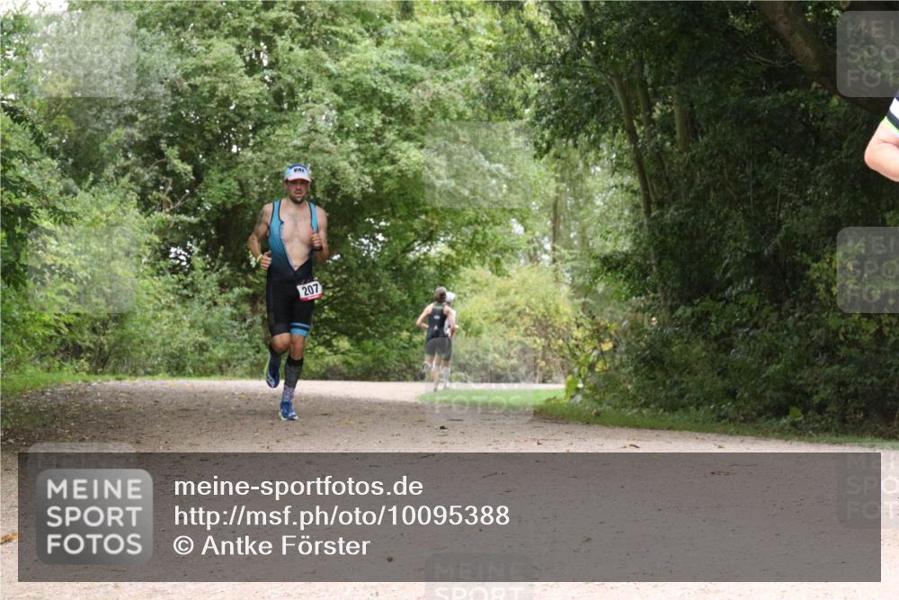 30.08.2026 - Elbe Triathlon Hamburg Antke Förster http://msf.ph/oto/10095388 30.08.2026 10:05:23 Laufen 207 meine-sportfotos.de