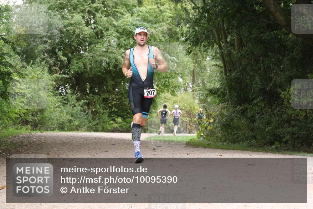 30.08.2026 - Elbe Triathlon Hamburg Antke Förster http://msf.ph/oto/10095390 30.08.2026 10:05:25 Laufen 207 meine-sportfotos.de