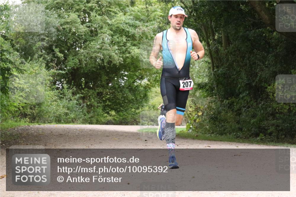 30.08.2026 - Elbe Triathlon Hamburg Antke Förster http://msf.ph/oto/10095392 30.08.2026 10:05:25 Laufen 207 meine-sportfotos.de
