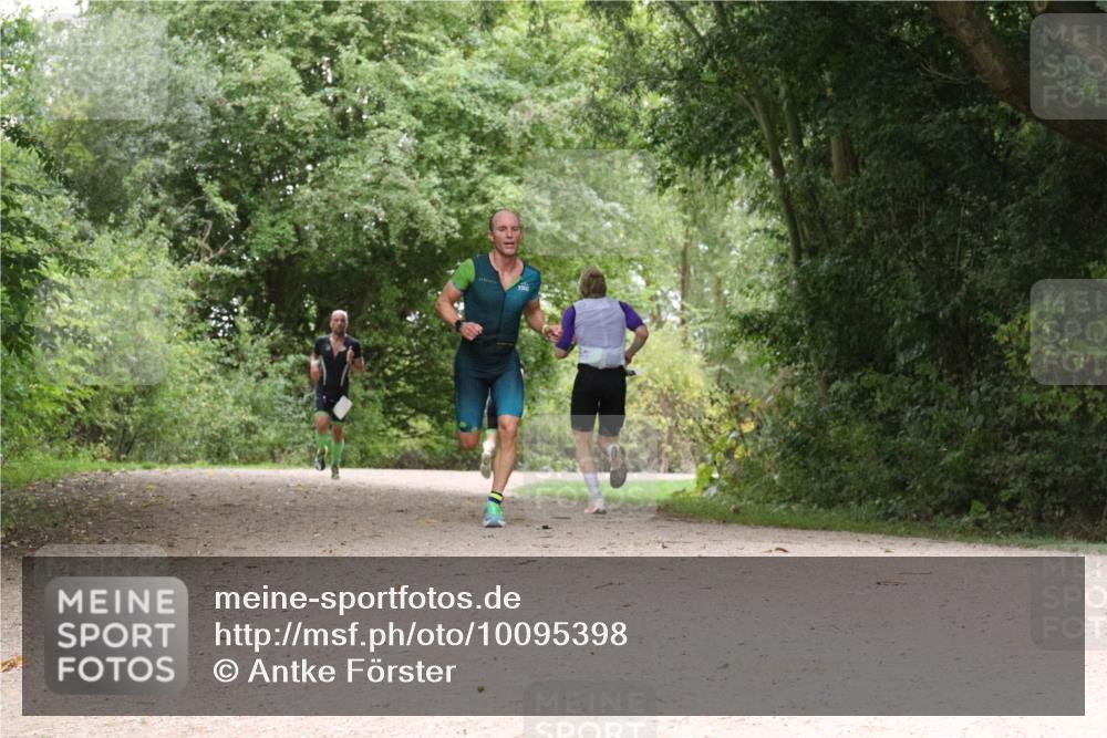 30.08.2026 - Elbe Triathlon Hamburg Antke Förster http://msf.ph/oto/10095398 30.08.2026 10:05:36 Laufen  meine-sportfotos.de