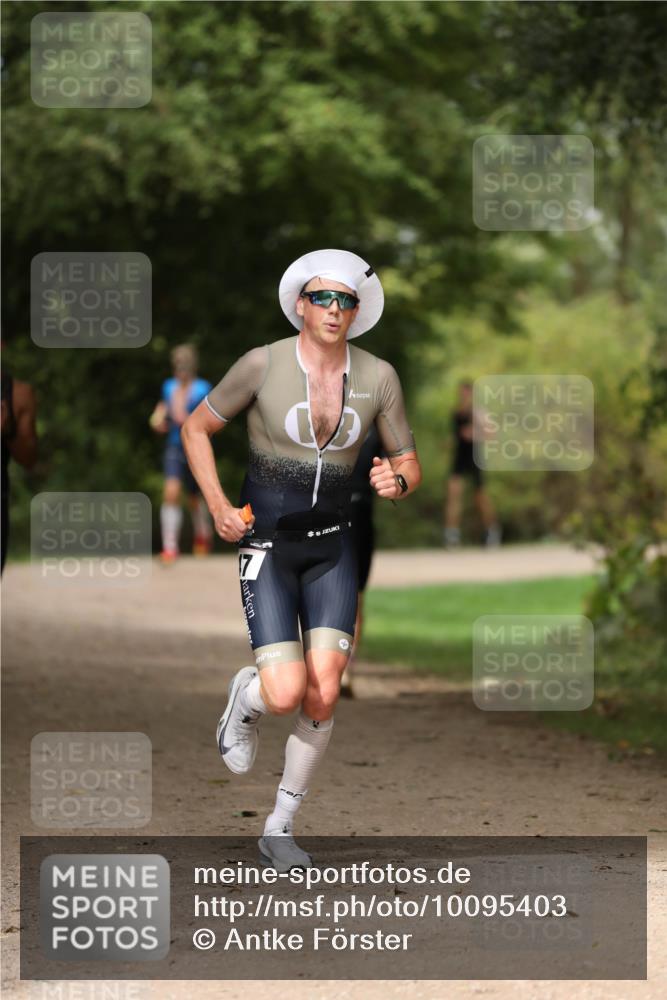 30.08.2026 - Elbe Triathlon Hamburg Antke Förster http://msf.ph/oto/10095403 30.08.2026 09:57:14 Laufen  meine-sportfotos.de