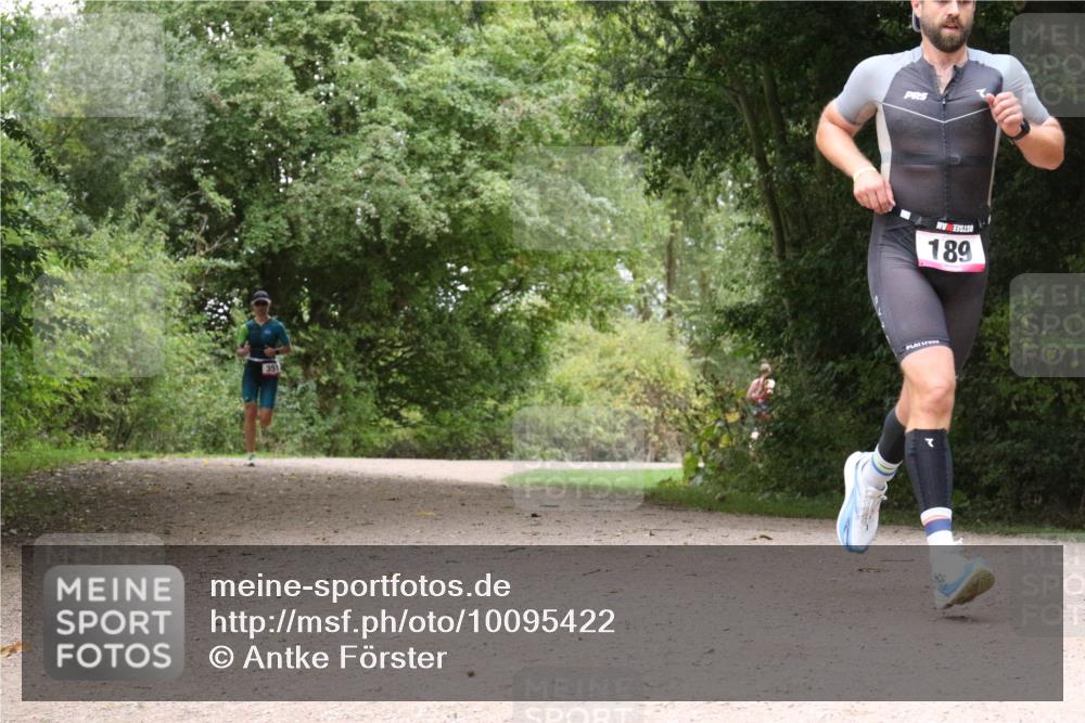 30.08.2026 - Elbe Triathlon Hamburg Antke Förster http://msf.ph/oto/10095422 30.08.2026 10:06:01 Laufen 351, 189 meine-sportfotos.de