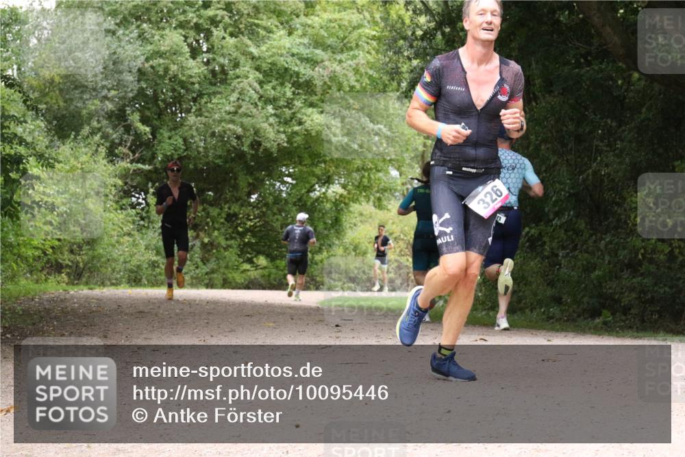 30.08.2026 - Elbe Triathlon Hamburg Antke Förster http://msf.ph/oto/10095446 30.08.2026 10:06:21 Laufen 326 meine-sportfotos.de