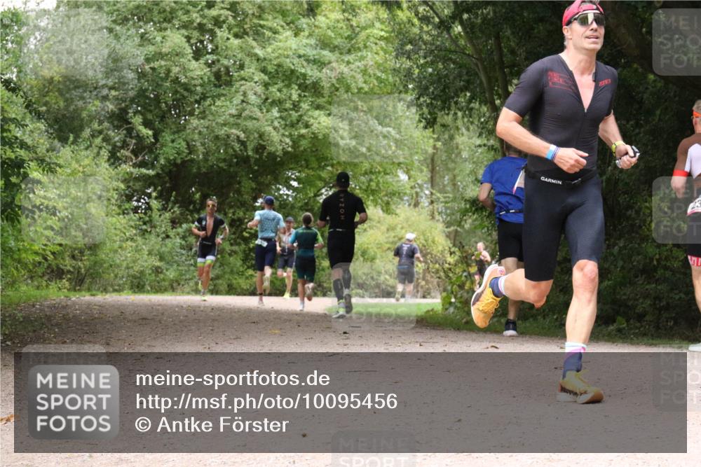 30.08.2026 - Elbe Triathlon Hamburg Antke Förster http://msf.ph/oto/10095456 30.08.2026 10:06:26 Laufen  meine-sportfotos.de