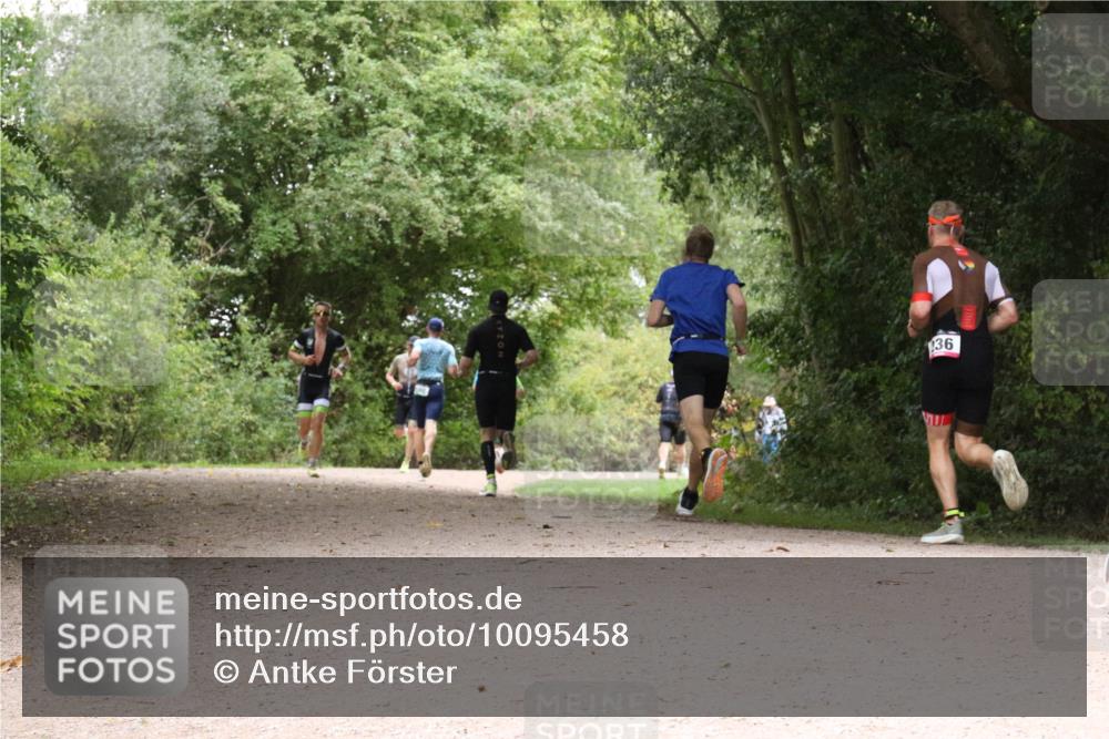 30.08.2026 - Elbe Triathlon Hamburg Antke Förster http://msf.ph/oto/10095458 30.08.2026 10:06:27 Laufen 36 meine-sportfotos.de