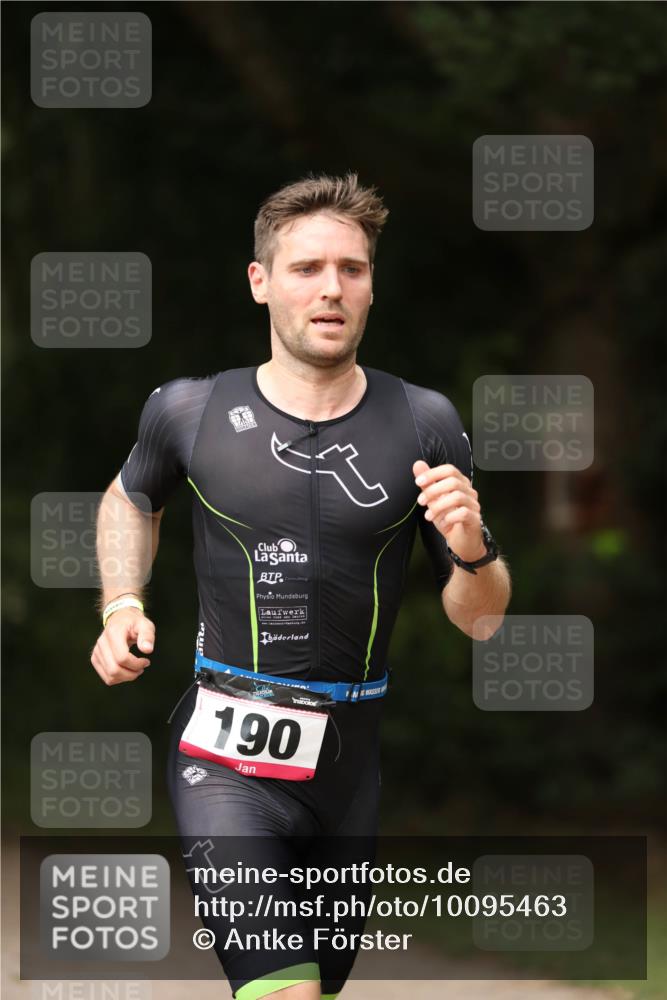 30.08.2026 - Elbe Triathlon Hamburg Antke Förster http://msf.ph/oto/10095463 30.08.2026 09:58:33 Laufen 190 meine-sportfotos.de