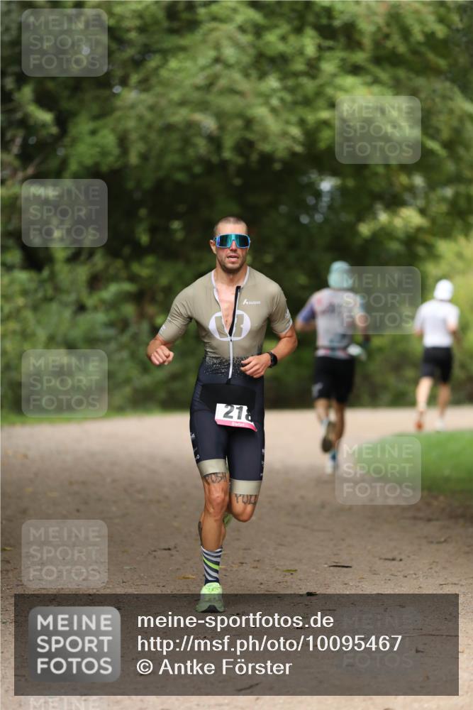 30.08.2026 - Elbe Triathlon Hamburg Antke Förster http://msf.ph/oto/10095467 30.08.2026 09:59:01 Laufen 218 meine-sportfotos.de