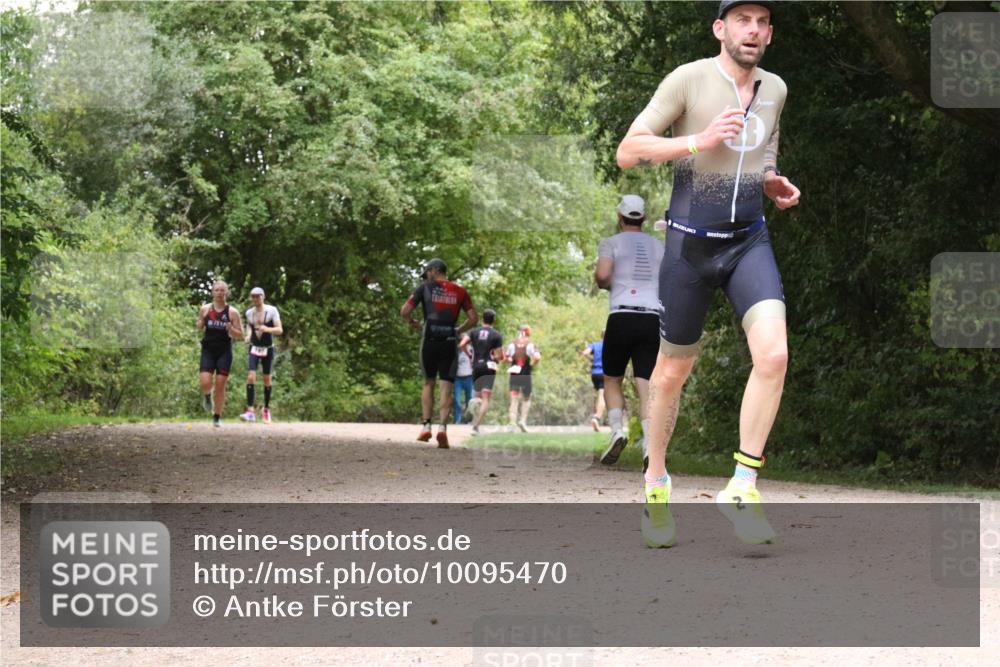 30.08.2026 - Elbe Triathlon Hamburg Antke Förster http://msf.ph/oto/10095470 30.08.2026 10:06:36 Laufen  meine-sportfotos.de