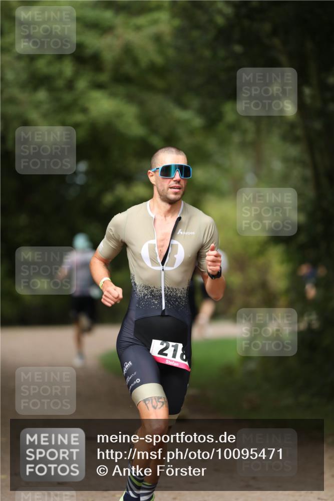 30.08.2026 - Elbe Triathlon Hamburg Antke Förster http://msf.ph/oto/10095471 30.08.2026 09:59:02 Laufen 218 meine-sportfotos.de