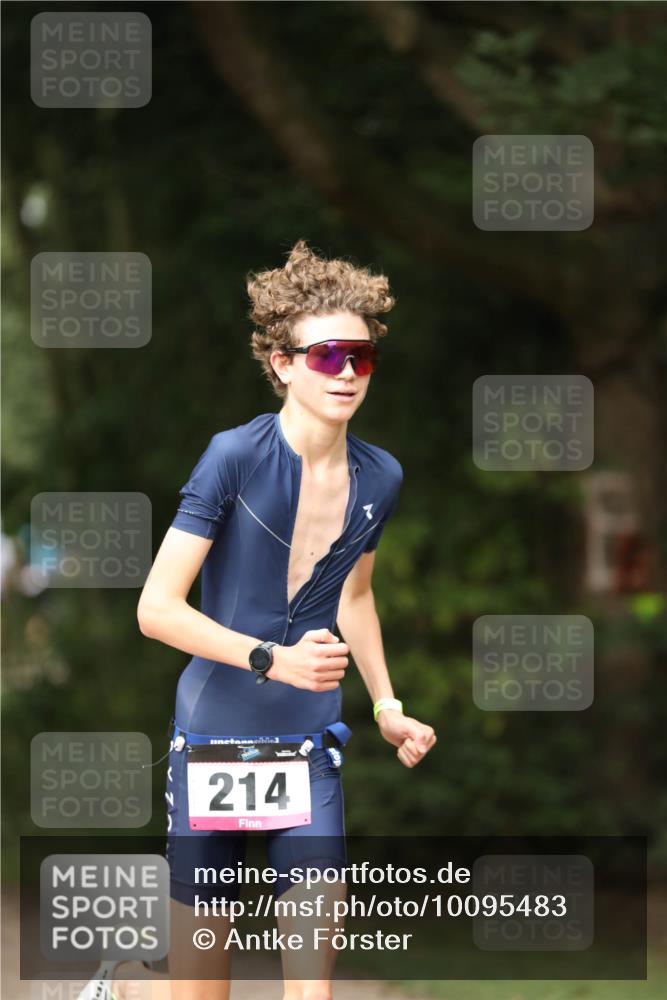 30.08.2026 - Elbe Triathlon Hamburg Antke Förster http://msf.ph/oto/10095483 30.08.2026 09:59:16 Laufen 214 meine-sportfotos.de