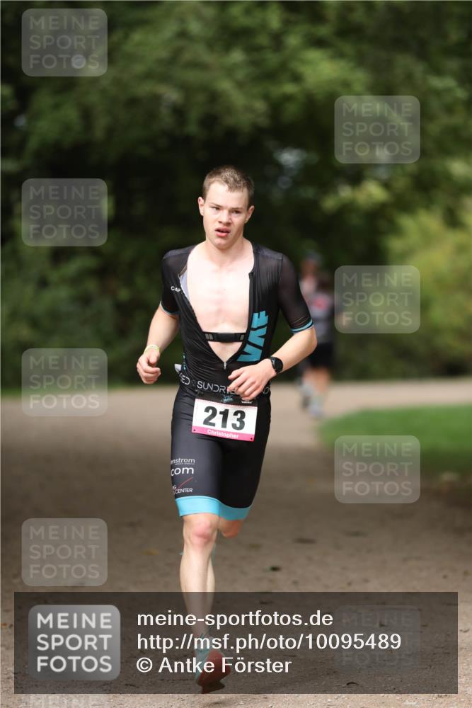 30.08.2026 - Elbe Triathlon Hamburg Antke Förster http://msf.ph/oto/10095489 30.08.2026 10:00:15 Laufen 213 meine-sportfotos.de