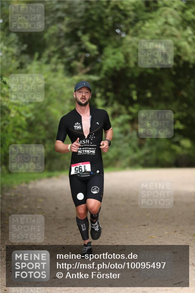 30.08.2026 - Elbe Triathlon Hamburg Antke Förster http://msf.ph/oto/10095497 30.08.2026 10:00:24 Laufen 961 meine-sportfotos.de
