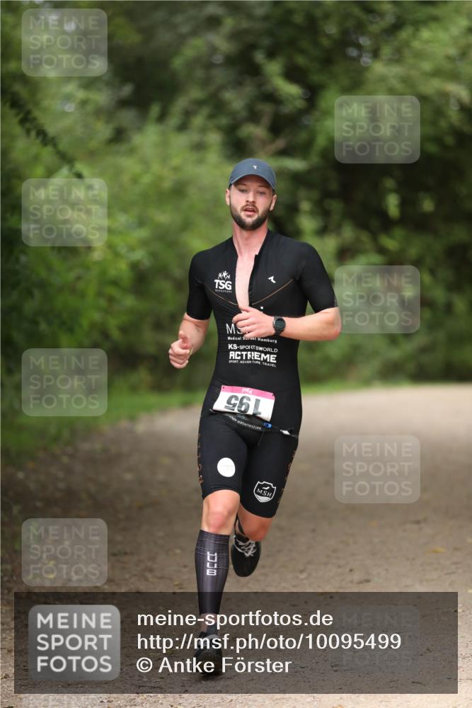 30.08.2026 - Elbe Triathlon Hamburg Antke Förster http://msf.ph/oto/10095499 30.08.2026 10:00:25 Laufen 961 meine-sportfotos.de