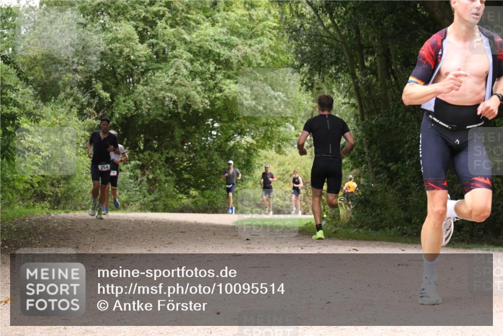 30.08.2026 - Elbe Triathlon Hamburg Antke Förster http://msf.ph/oto/10095514 30.08.2026 10:07:37 Laufen 254 meine-sportfotos.de