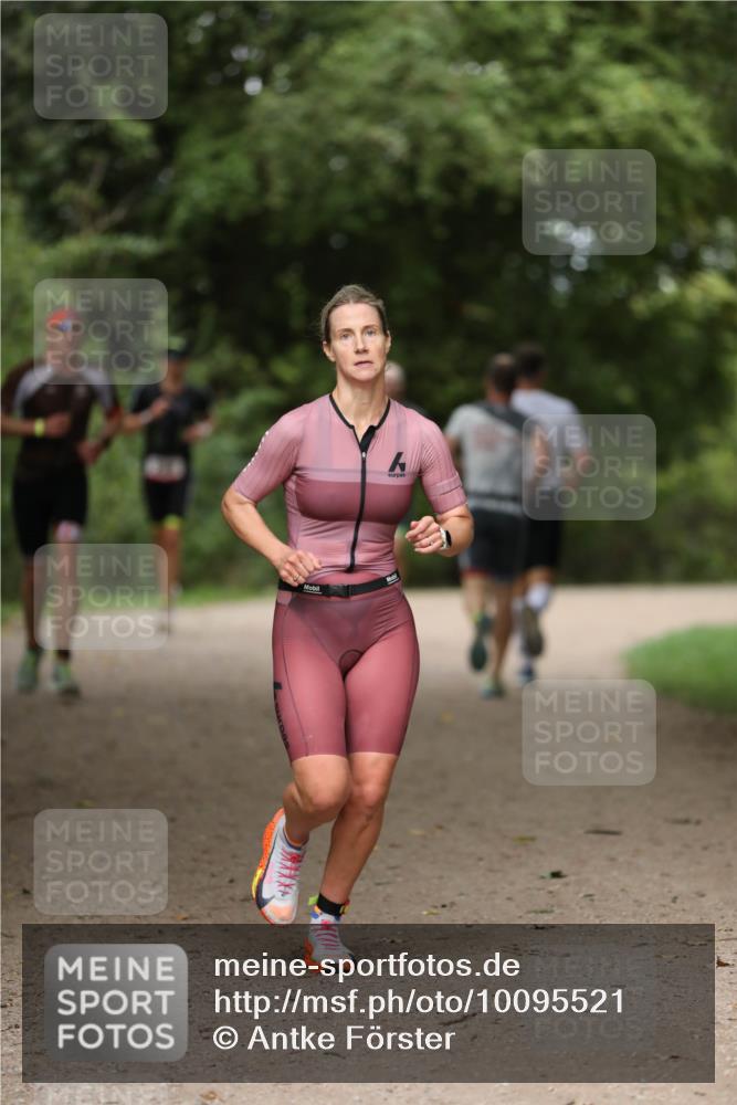 30.08.2026 - Elbe Triathlon Hamburg Antke Förster http://msf.ph/oto/10095521 30.08.2026 10:01:21 Laufen  meine-sportfotos.de
