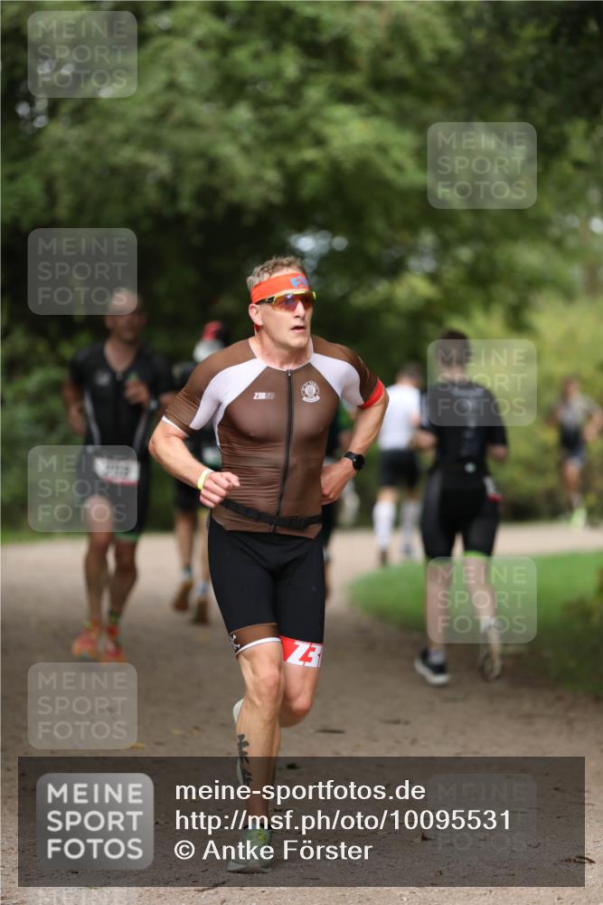 30.08.2026 - Elbe Triathlon Hamburg Antke Förster http://msf.ph/oto/10095531 30.08.2026 10:01:25 Laufen  meine-sportfotos.de