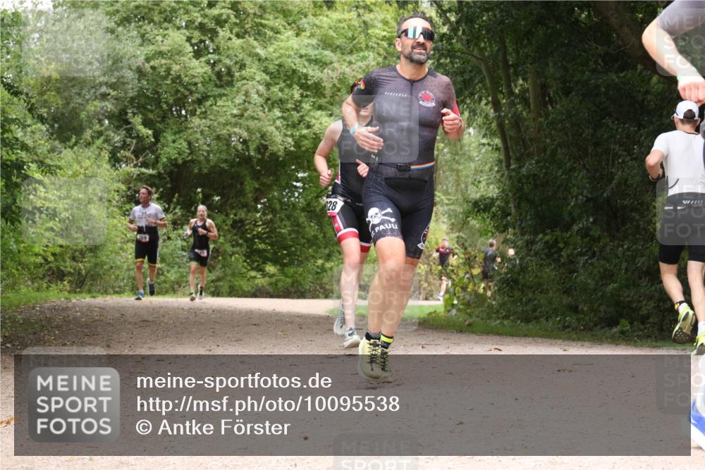 30.08.2026 - Elbe Triathlon Hamburg Antke Förster http://msf.ph/oto/10095538 30.08.2026 10:07:49 Laufen 269, 28 meine-sportfotos.de