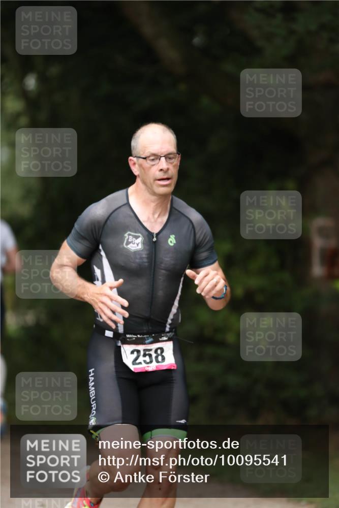 30.08.2026 - Elbe Triathlon Hamburg Antke Förster http://msf.ph/oto/10095541 30.08.2026 10:01:28 Laufen 750, 1, 258, 0 meine-sportfotos.de