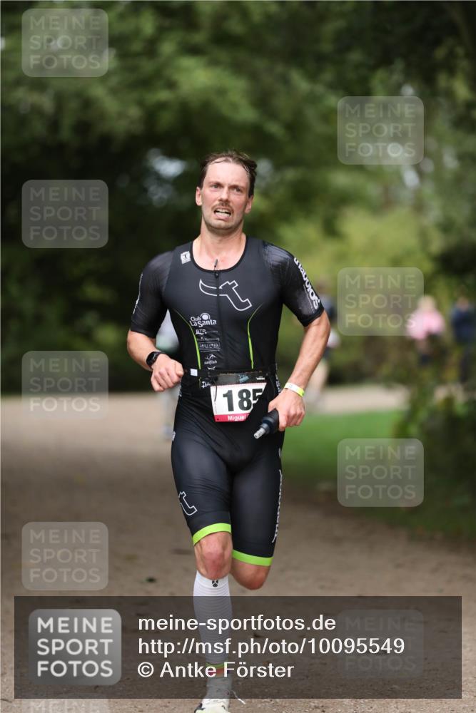 30.08.2026 - Elbe Triathlon Hamburg Antke Förster http://msf.ph/oto/10095549 30.08.2026 10:01:34 Laufen 185 meine-sportfotos.de