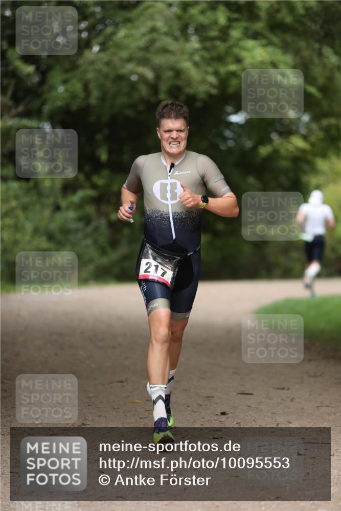 30.08.2026 - Elbe Triathlon Hamburg Antke Förster http://msf.ph/oto/10095553 30.08.2026 10:01:36 Laufen 217 meine-sportfotos.de