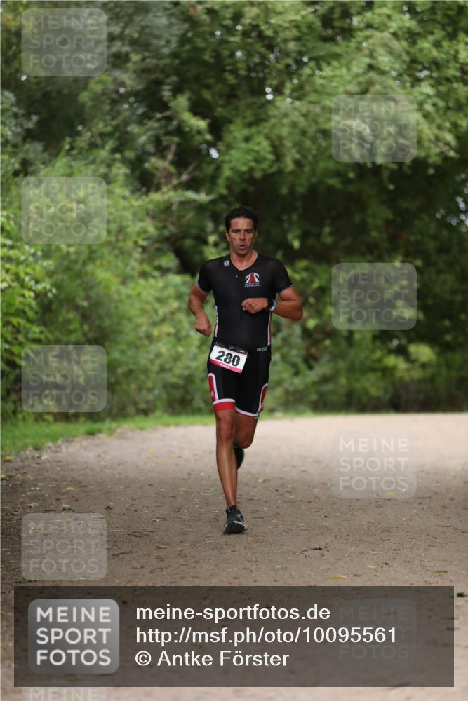 30.08.2026 - Elbe Triathlon Hamburg Antke Förster http://msf.ph/oto/10095561 30.08.2026 10:02:10 Laufen 280 meine-sportfotos.de