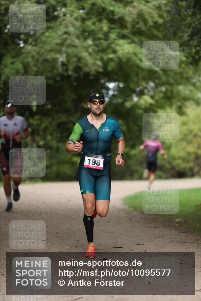 30.08.2026 - Elbe Triathlon Hamburg Antke Förster http://msf.ph/oto/10095577 30.08.2026 10:02:23 Laufen 198 meine-sportfotos.de