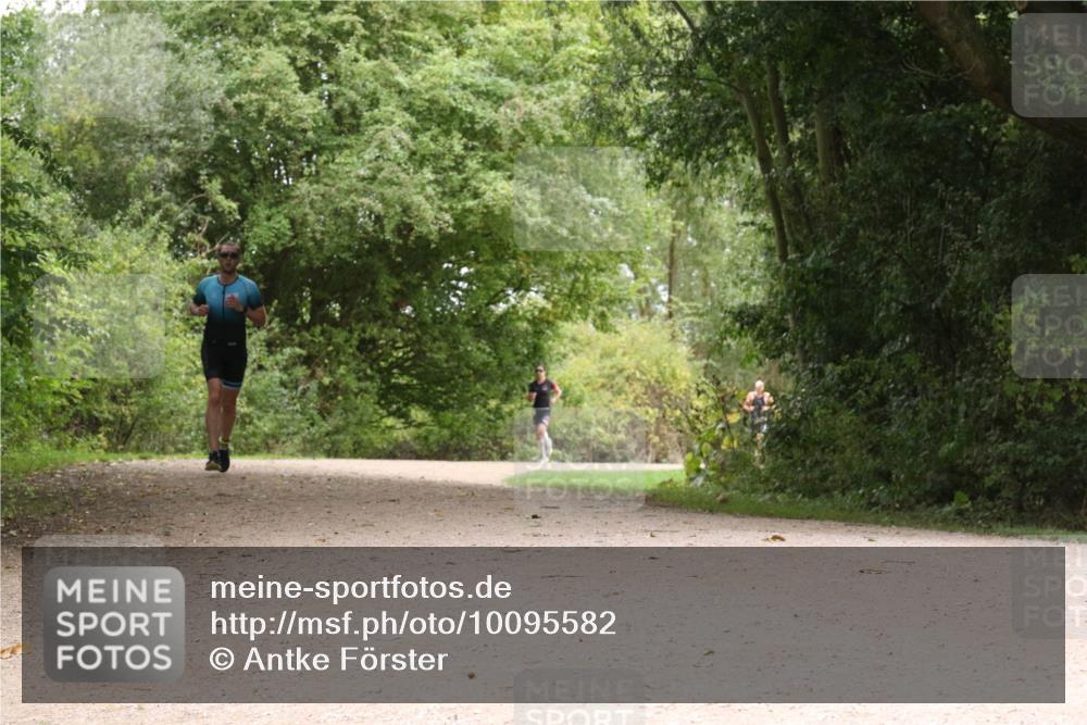 30.08.2026 - Elbe Triathlon Hamburg Antke Förster http://msf.ph/oto/10095582 30.08.2026 10:08:14 Laufen  meine-sportfotos.de