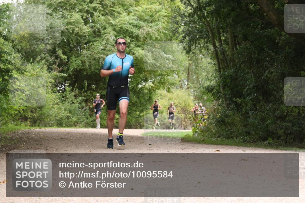 30.08.2026 - Elbe Triathlon Hamburg Antke Förster http://msf.ph/oto/10095584 30.08.2026 10:08:18 Laufen  meine-sportfotos.de