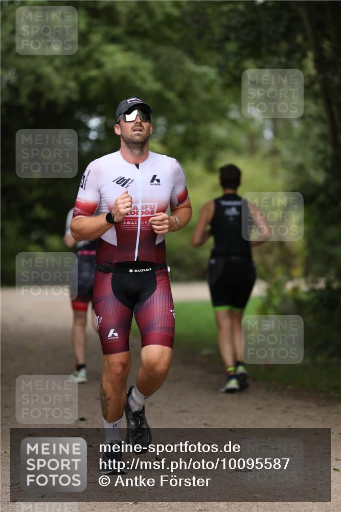 30.08.2026 - Elbe Triathlon Hamburg Antke Förster http://msf.ph/oto/10095587 30.08.2026 10:02:27 Laufen  meine-sportfotos.de