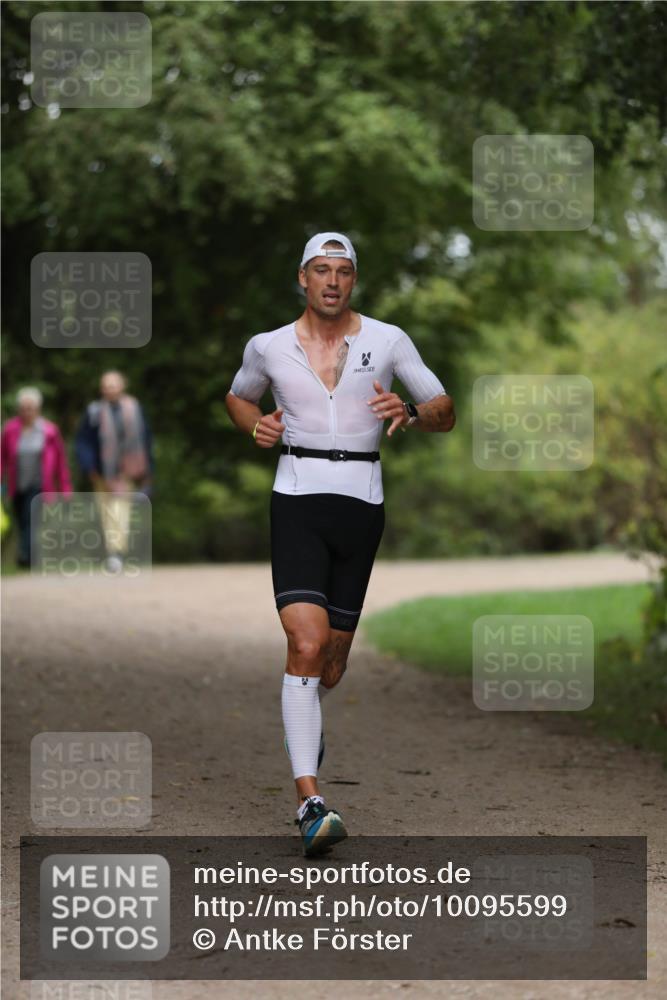 30.08.2026 - Elbe Triathlon Hamburg Antke Förster http://msf.ph/oto/10095599 30.08.2026 10:03:13 Laufen  meine-sportfotos.de