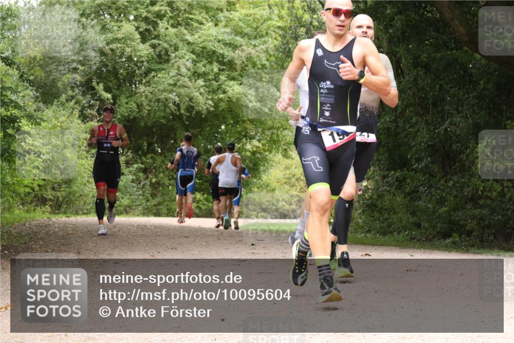 30.08.2026 - Elbe Triathlon Hamburg Antke Förster http://msf.ph/oto/10095604 30.08.2026 10:08:30 Laufen 1944 meine-sportfotos.de