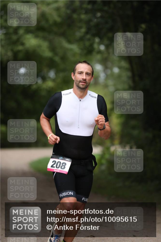 30.08.2026 - Elbe Triathlon Hamburg Antke Förster http://msf.ph/oto/10095615 30.08.2026 10:03:40 Laufen 208 meine-sportfotos.de