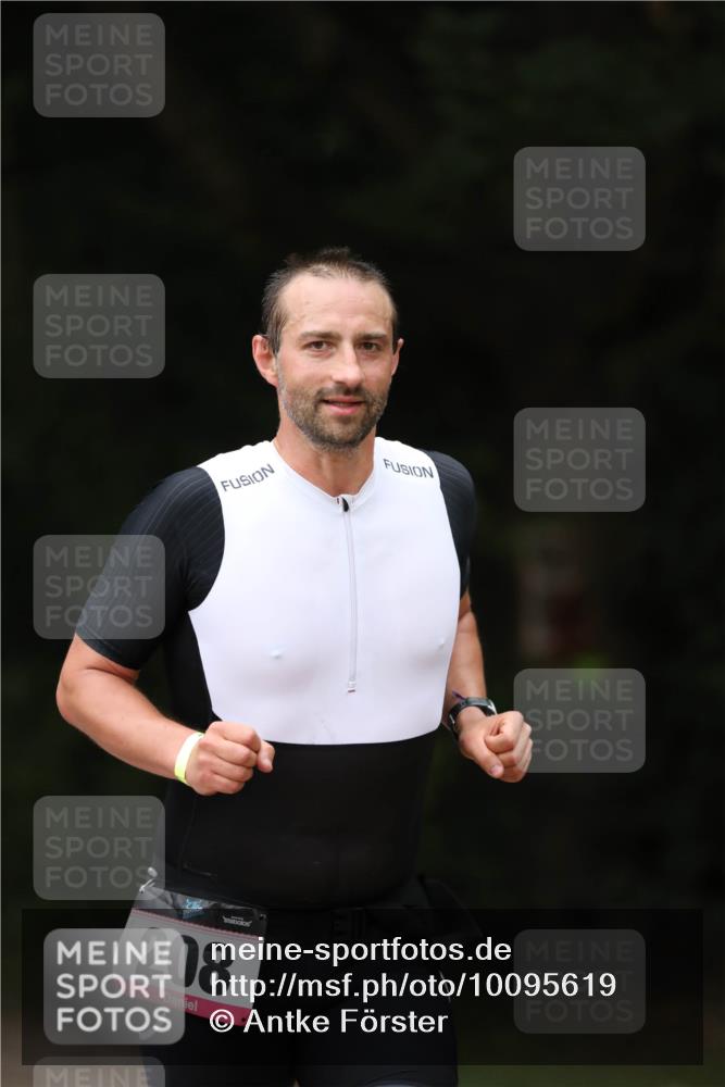 30.08.2026 - Elbe Triathlon Hamburg Antke Förster http://msf.ph/oto/10095619 30.08.2026 10:03:41 Laufen 208 meine-sportfotos.de