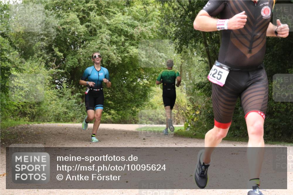 30.08.2026 - Elbe Triathlon Hamburg Antke Förster http://msf.ph/oto/10095624 30.08.2026 10:08:48 Laufen 25, 1919 meine-sportfotos.de