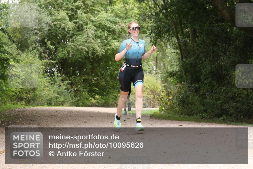 30.08.2026 - Elbe Triathlon Hamburg Antke Förster http://msf.ph/oto/10095626 30.08.2026 10:08:49 Laufen  meine-sportfotos.de