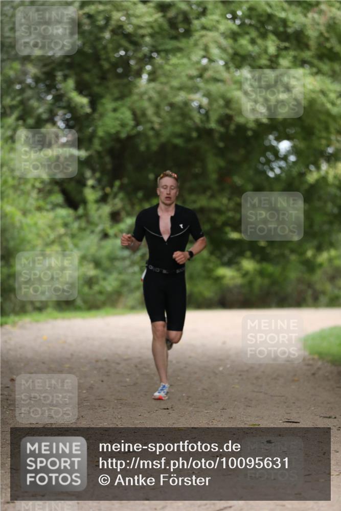 30.08.2026 - Elbe Triathlon Hamburg Antke Förster http://msf.ph/oto/10095631 30.08.2026 10:04:01 Laufen  meine-sportfotos.de