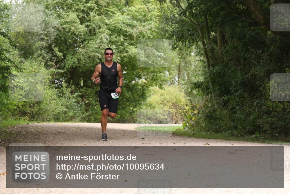30.08.2026 - Elbe Triathlon Hamburg Antke Förster http://msf.ph/oto/10095634 30.08.2026 10:09:11 Laufen 433 meine-sportfotos.de