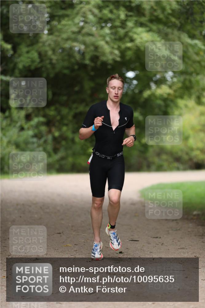 30.08.2026 - Elbe Triathlon Hamburg Antke Förster http://msf.ph/oto/10095635 30.08.2026 10:04:02 Laufen  meine-sportfotos.de