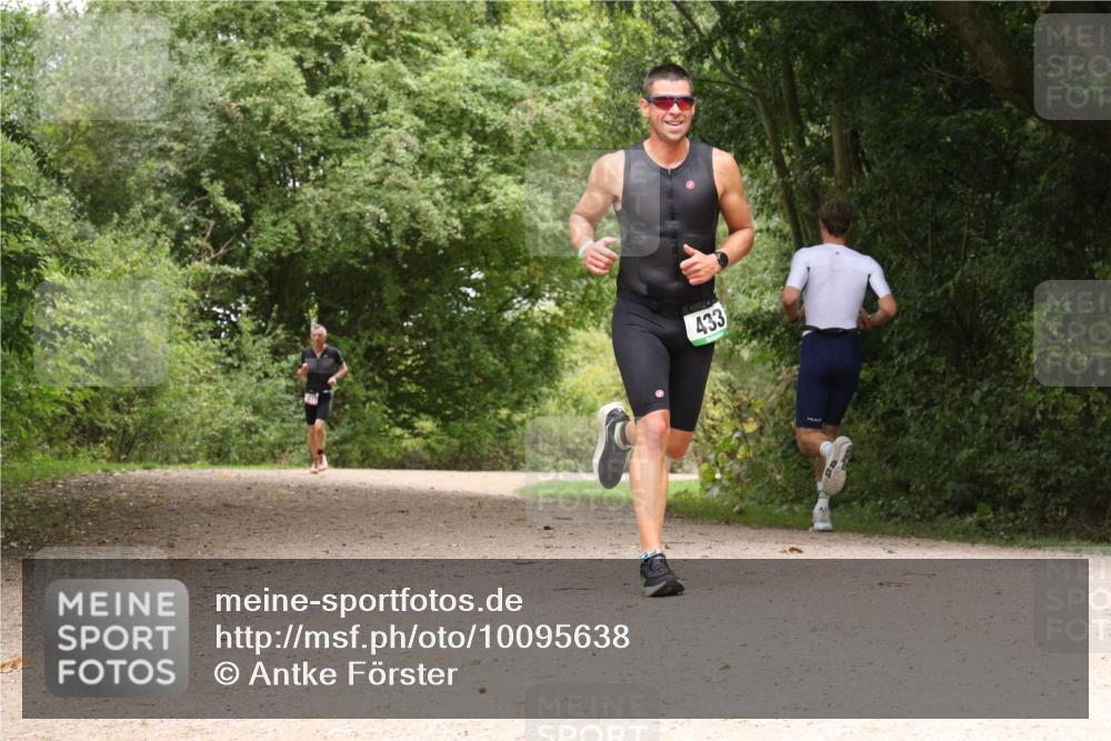 30.08.2026 - Elbe Triathlon Hamburg Antke Förster http://msf.ph/oto/10095638 30.08.2026 10:09:13 Laufen 433 meine-sportfotos.de