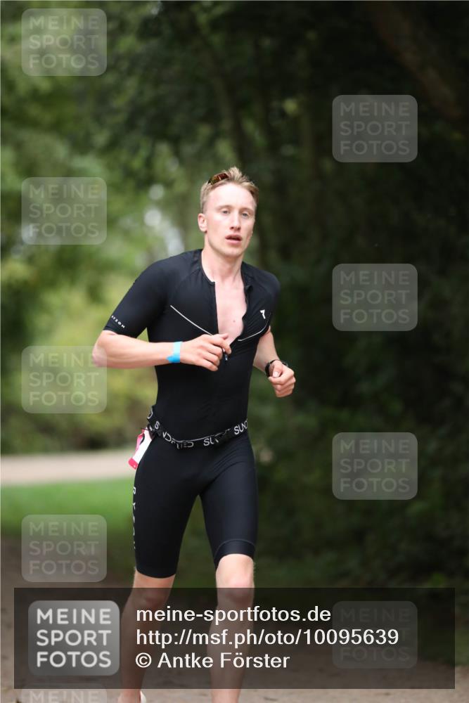 30.08.2026 - Elbe Triathlon Hamburg Antke Förster http://msf.ph/oto/10095639 30.08.2026 10:04:04 Laufen  meine-sportfotos.de
