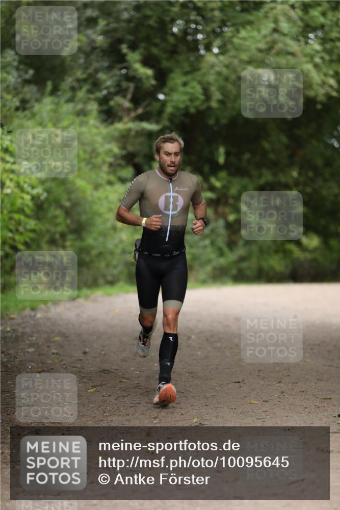 30.08.2026 - Elbe Triathlon Hamburg Antke Förster http://msf.ph/oto/10095645 30.08.2026 10:04:21 Laufen  meine-sportfotos.de