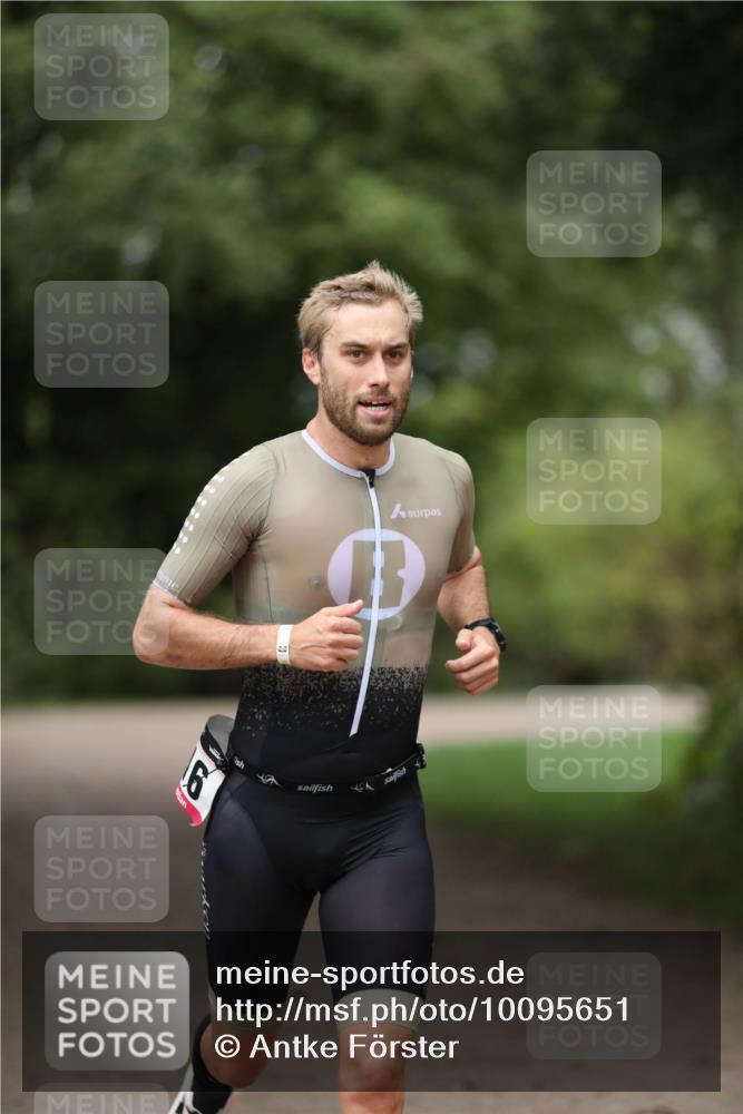 30.08.2026 - Elbe Triathlon Hamburg Antke Förster http://msf.ph/oto/10095651 30.08.2026 10:04:23 Laufen 0 meine-sportfotos.de